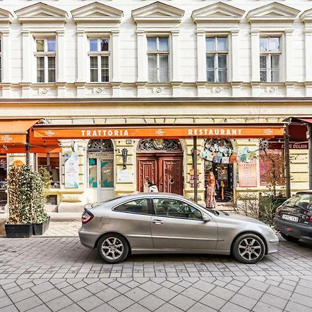 Bpr Color Fusion Home With A/C Будапеща Екстериор снимка