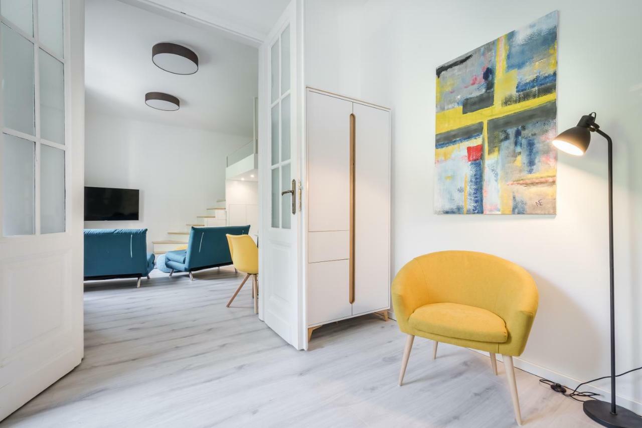 Bpr Color Fusion Home With A/C Будапеща Екстериор снимка