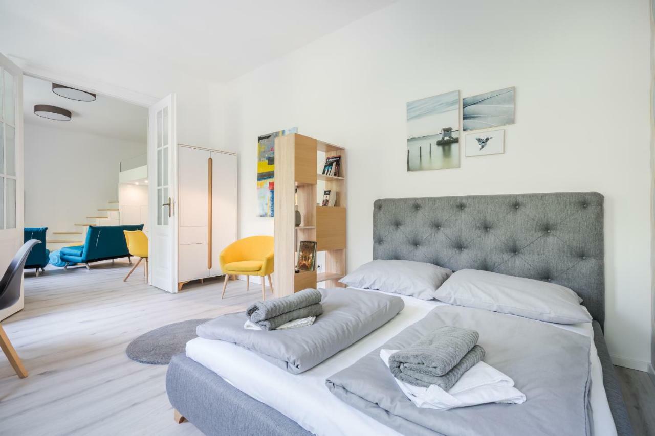 Bpr Color Fusion Home With A/C Будапеща Екстериор снимка