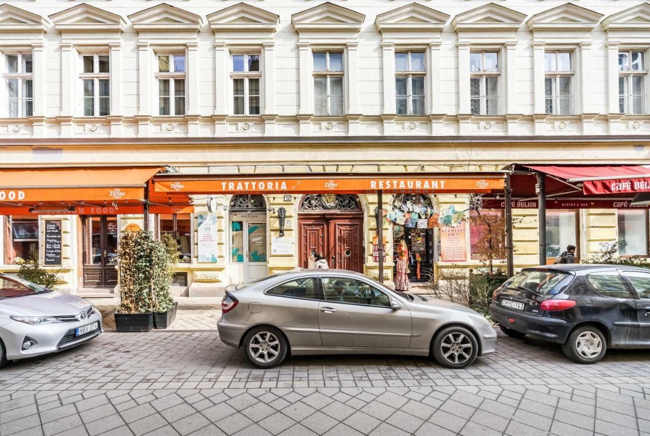Bpr Color Fusion Home With A/C Будапеща Екстериор снимка